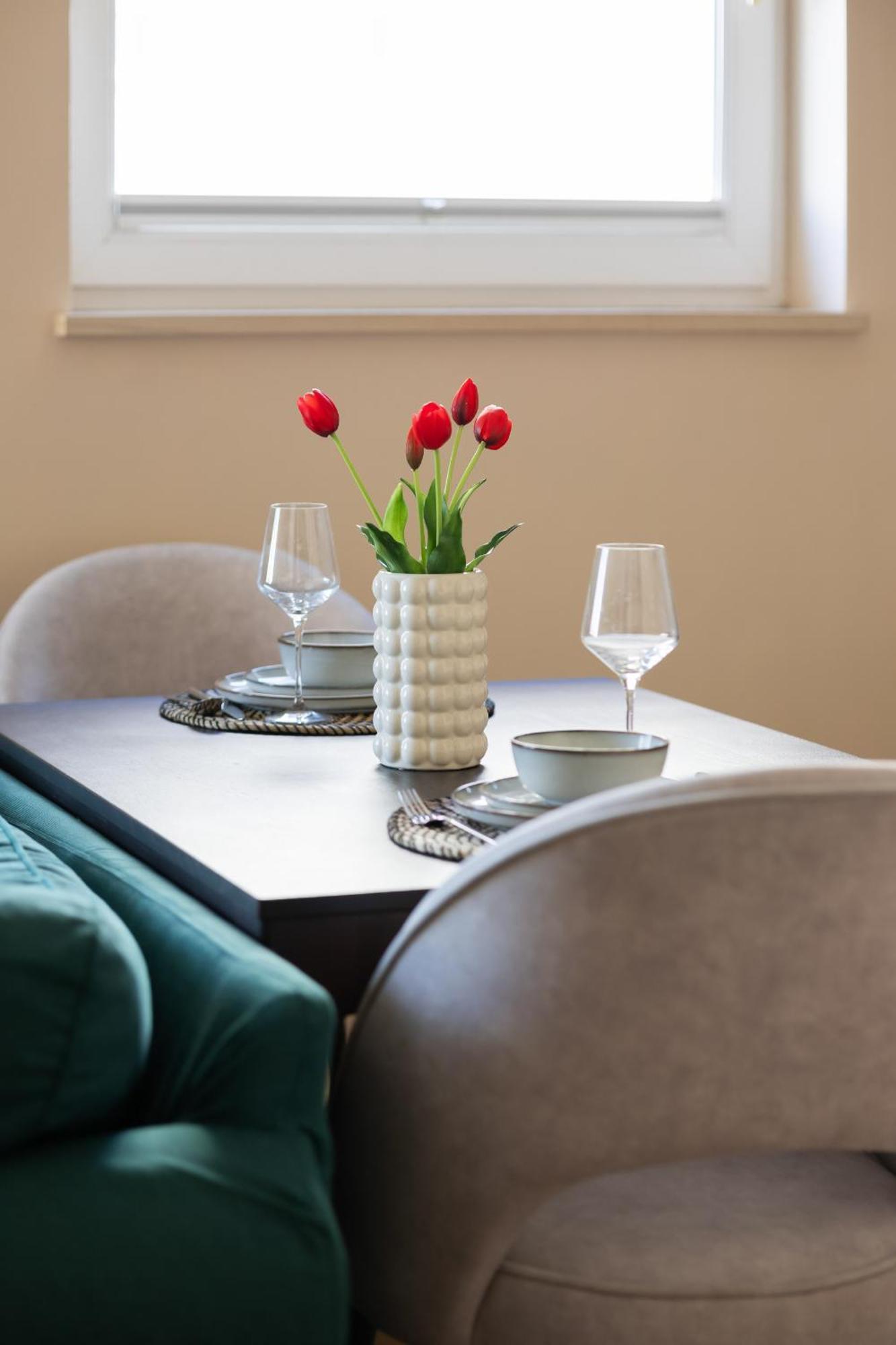 Cozy Near Metro Stoklosy By Renters Apartment *