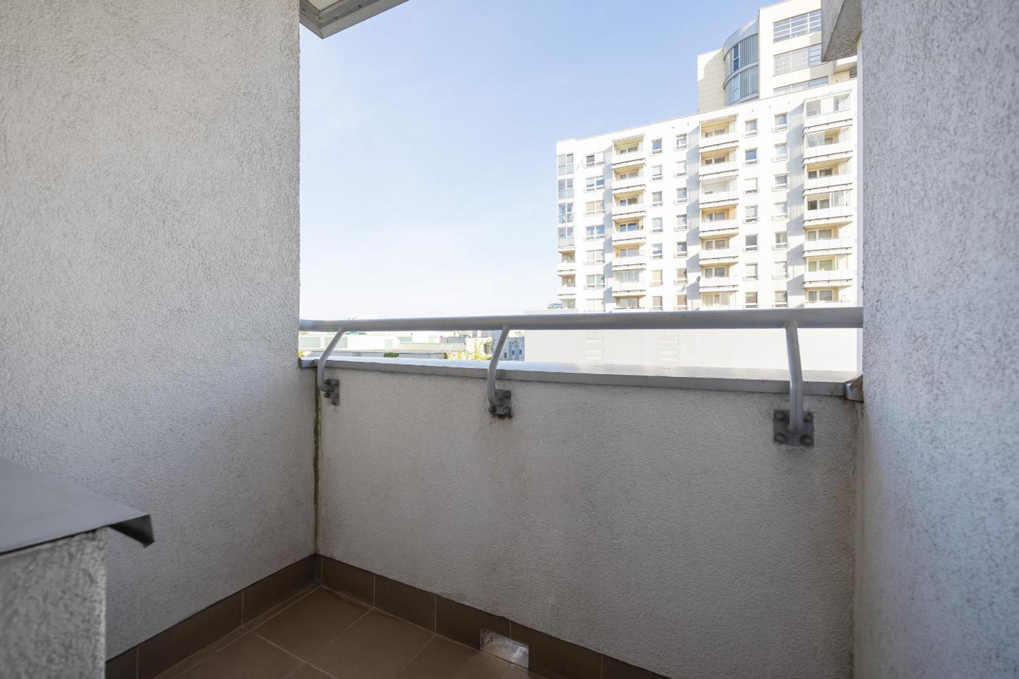Apartment Cozy Near Metro Stoklosy By Renters *